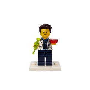 Custom LEGO® Lab Set - Male Scientist Minifigure with Micropipette and Petri Dish | Gift for Chemists, Biologists, Medical Lab Technicians, and Science Enthusiasts